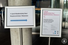 Tablica informacyjna V Zjazdu ASBiR