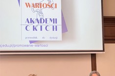 Na zdjęciu od lewej: dr Małgorzata Kożuch, Mediator Centrum Mediacyjnego Naczelnej Rady Adwokackiej i prof. Beata Kowalska, Rzeczniczka Praw i Wartości UJ.