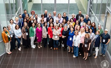 Uczestnicy sympozjum, zdjęcie grupowe